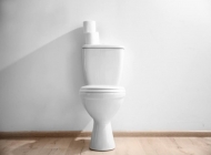 Cách xử lý bồn cầu bị rỉ nước trong 5 giây