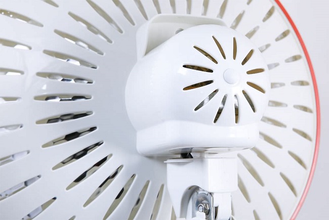 cach ve sinh phia sau va canh bo tan nhiet may suoi