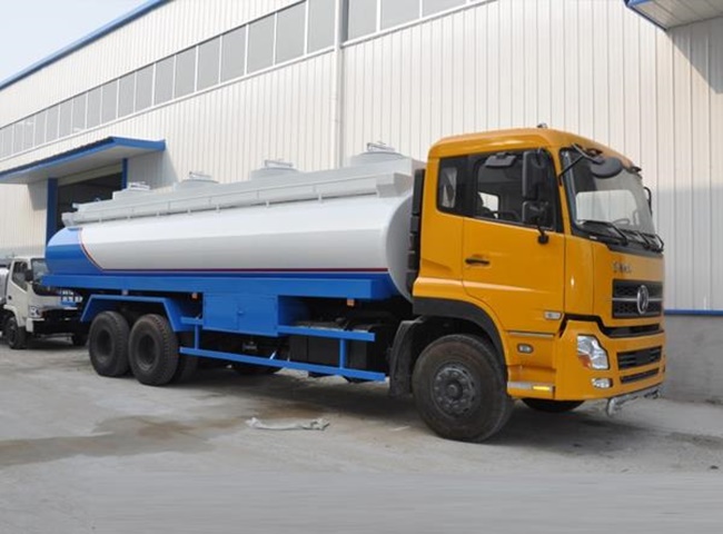 H&uacute;t chất thải c&ocirc;ng nghiệp TPHCM định kỳ tr&aacute;nh m&ugrave;i h&ocirc;i thối