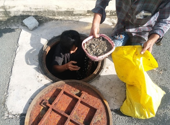 Khử m&ugrave;i h&ocirc;i hố ga nhanh ch&oacute;ng, hiệu quả nhất
