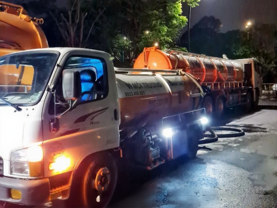 Giới thiệu về dịch vụ thu gom b&ugrave;n thải c&ocirc;ng nghiệp
