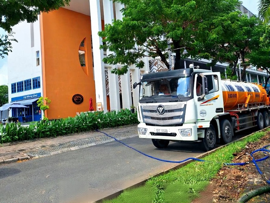 Dịch vụ thu gom b&ugrave;n thải c&ocirc;ng nghiệp với quy tr&igrave;nh chuy&ecirc;n nghiệp