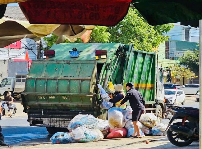 Dịch vụ thu gom rác thải sinh hoạt chuyên nghiệp
