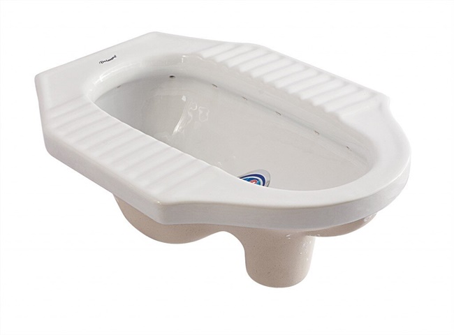 Thiết kế đơn giản dễ sử dụng của bồn cầu ngồi xổm