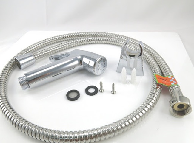 Cấu tr&uacute;c v&ograve;i xịt của bồn cầu bệt