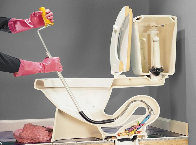 Do sự v&ocirc; &yacute; của người d&ugrave;ng dẫn đ&ecirc;n bồn cầu bị nghẹt