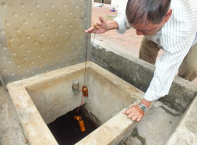 gi&aacute; vệ sinh bồn nước quận 3