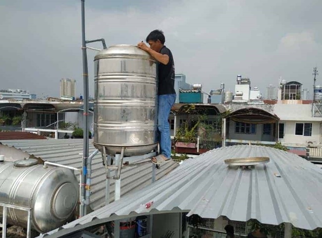 gi&aacute; vệ sinh bồn nước quận 4